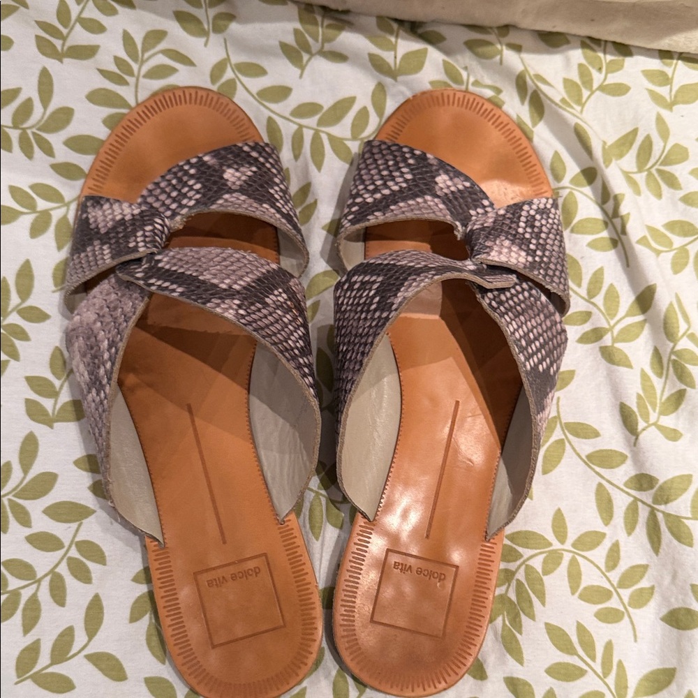 Dolce Vita Women's Black and Tan Snakeskin Sandals